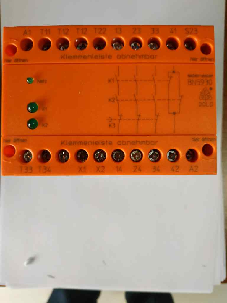 BN5930.48/204 AC50/60HZ 110V/ DC60V