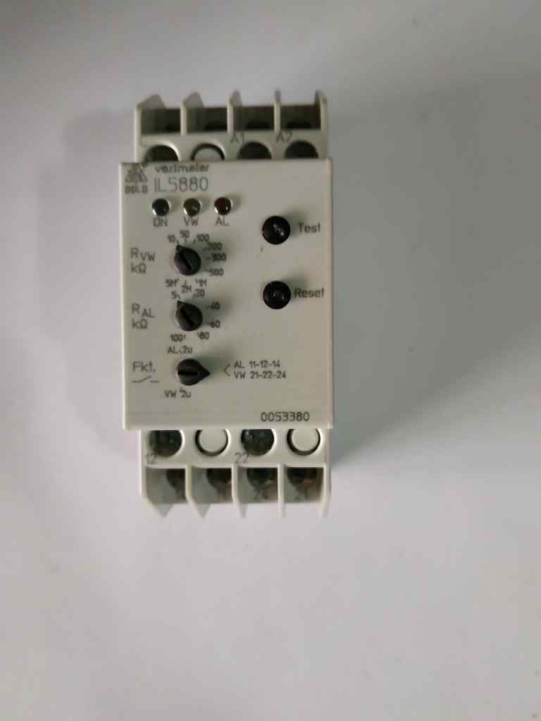 IL5880.12/200 AC50-400HZ 220-240V